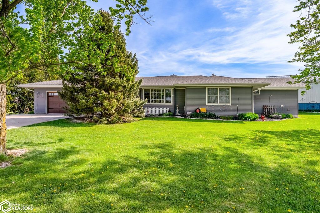 Photo of 2390 Spruce Ave, Washington, IA 52353 (MLS # 6337626)