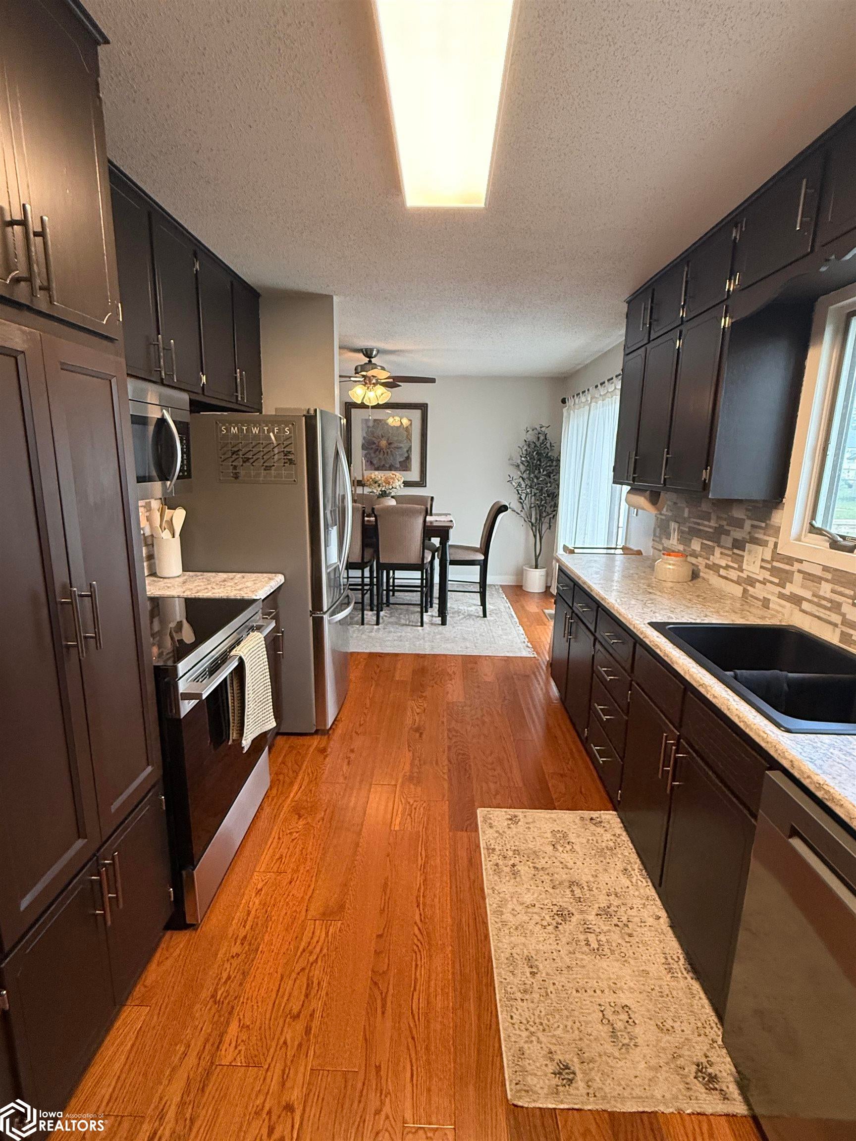 1702 E Elm Street - Photo 3