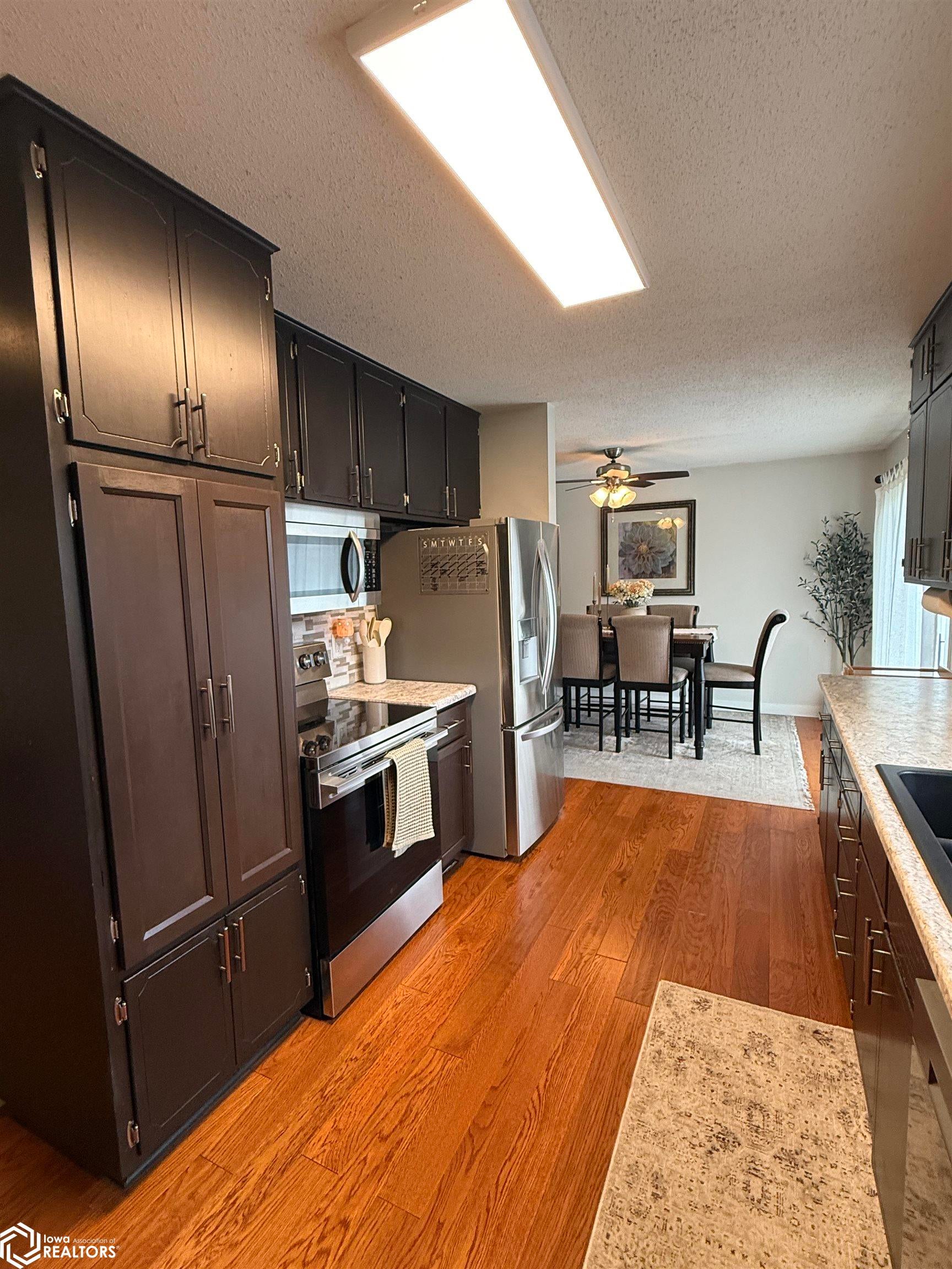 1702 E Elm Street - Photo 4