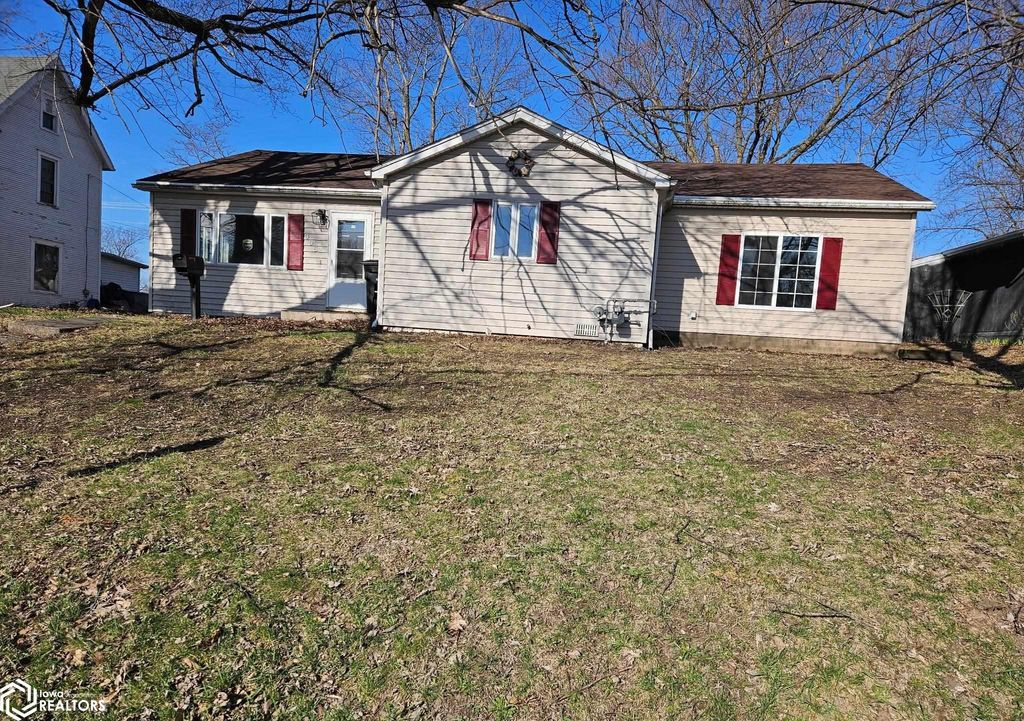 Photo of 305 S Locust St. St, Mount Pleasant, IA 52641 (MLS # 6336658)