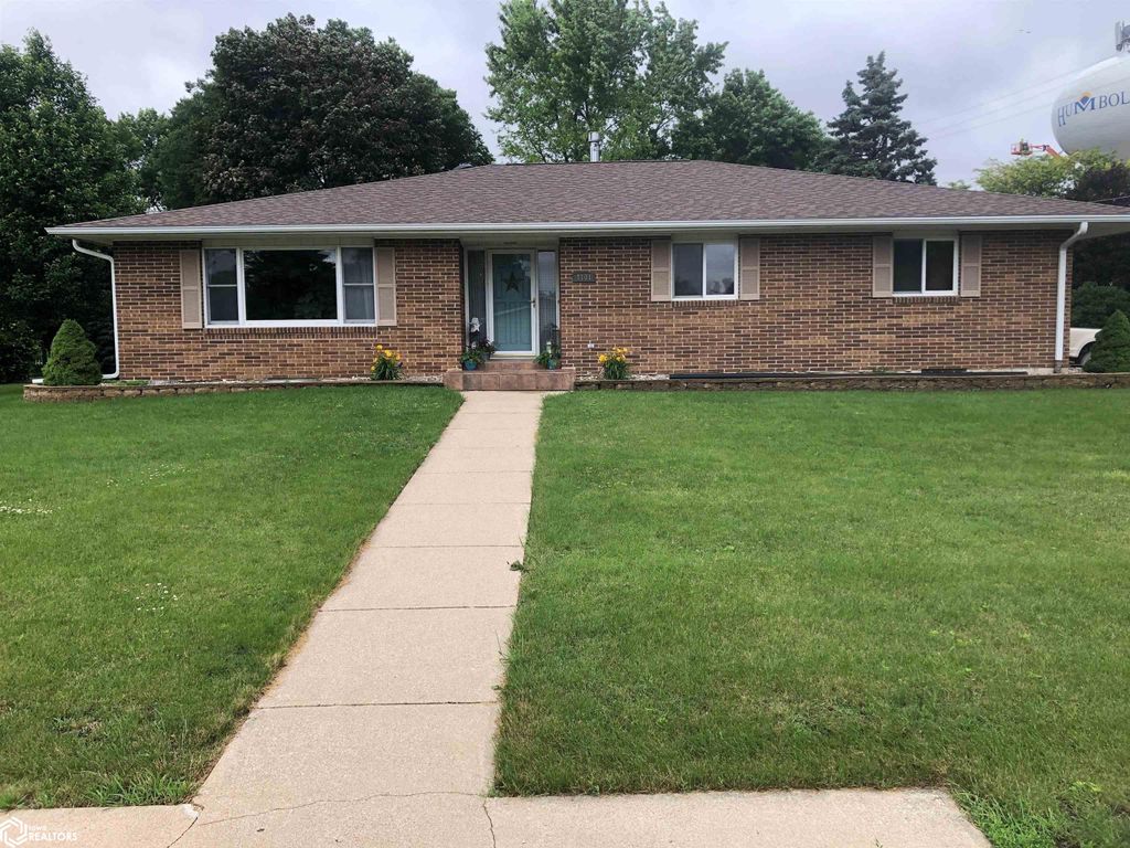 Photo of 1101 5th Avenue SW Ave, Humboldt, IA 50548 (MLS # 6335004)