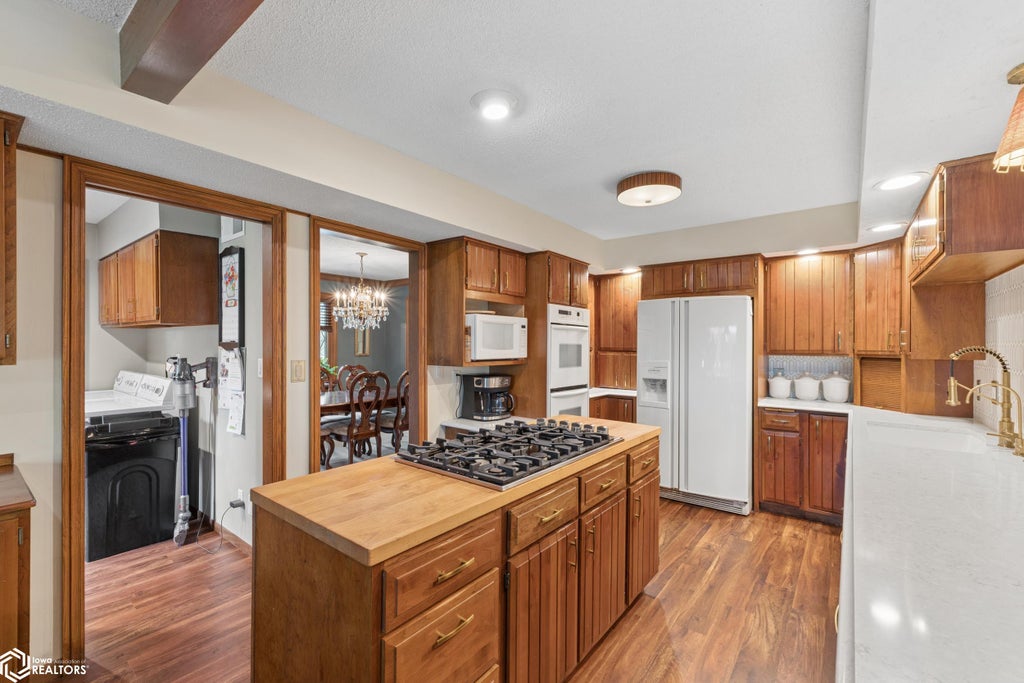 Photo of 15 Timberlane Dr Dr, Clear Lake, IA 50428 (MLS # 6342364)