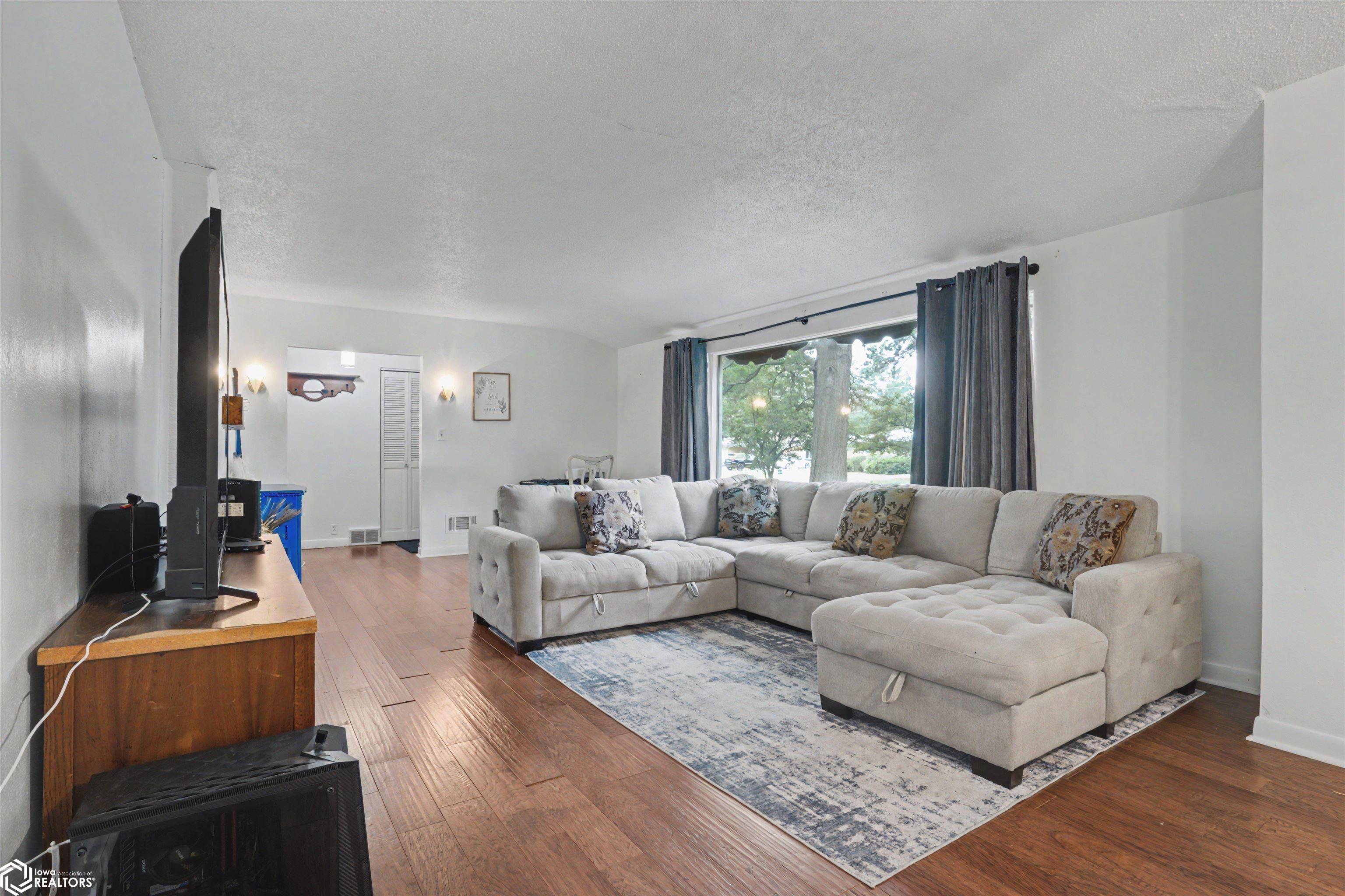1400 Hagemann Avenue