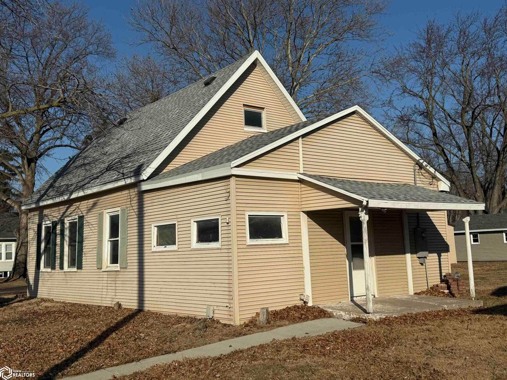 Photo of 1816 S 8Th Street, Burlington, IA 52601 (MLS # 6335474)