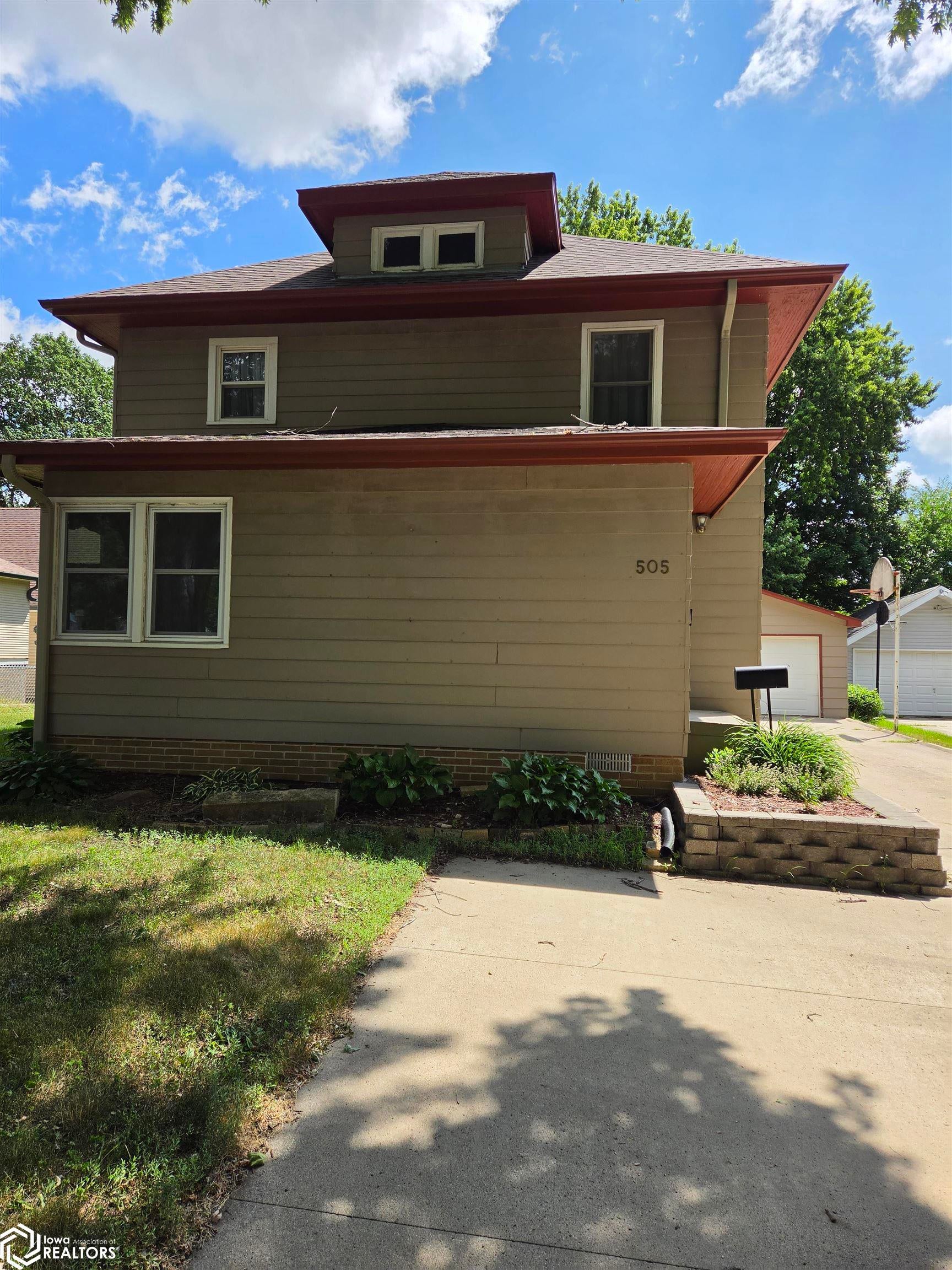 505 S Wooster Street - Photo 2