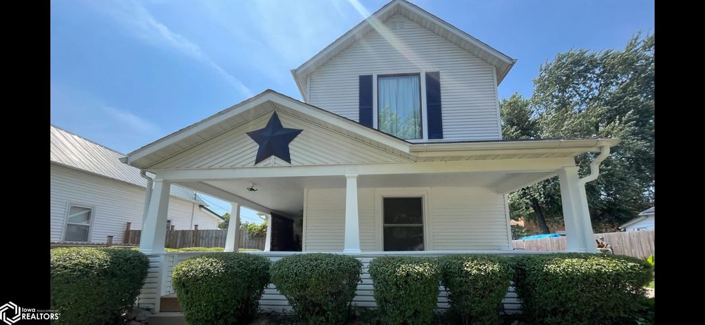 Photo of 213 S Moore Street, Ottumwa, IA 52501 (MLS # 6336271)