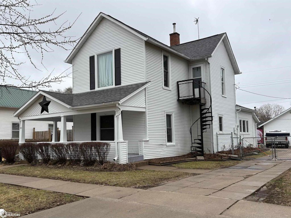 Photo of 213 S Moore Street, Ottumwa, IA 52501 (MLS # 6336271)