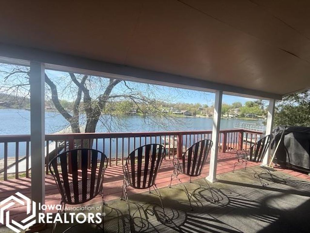 Photo of 1035 Lakeshore Drive, Brooklyn, IA 52211 (MLS # 6337489)