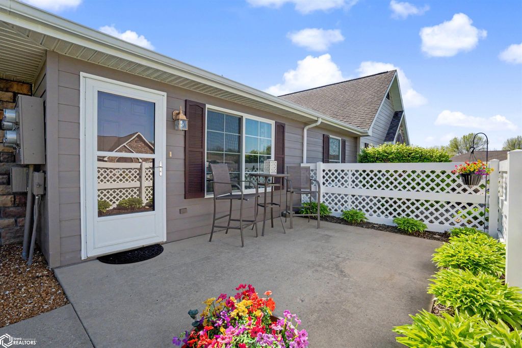 Photo of 1706 E Greenwood Ln, Mount Pleasant, IA 52641 (MLS # 6337472)