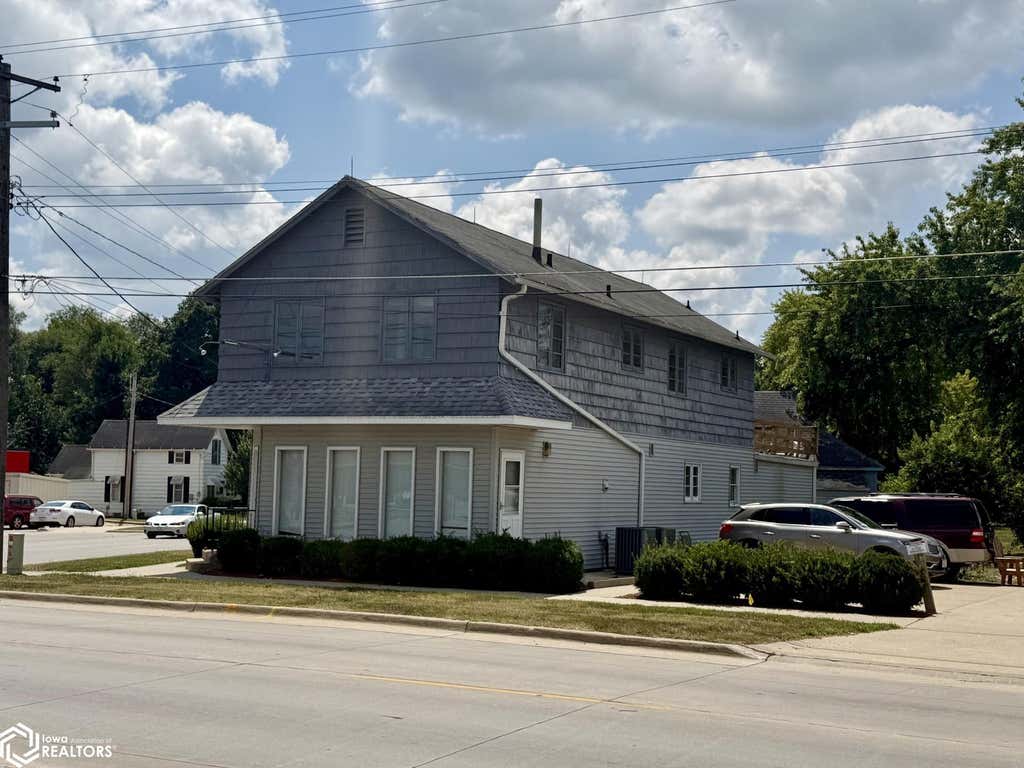 Photo of 402 Richmond Street, Ottumwa, IA 52501 (MLS # 6341362)
