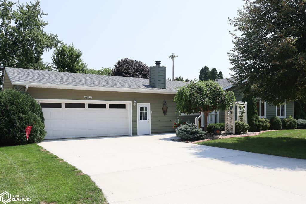 Photo of 2108 Rodlyn Road, Webster City, IA 50595 (MLS # 6341502)