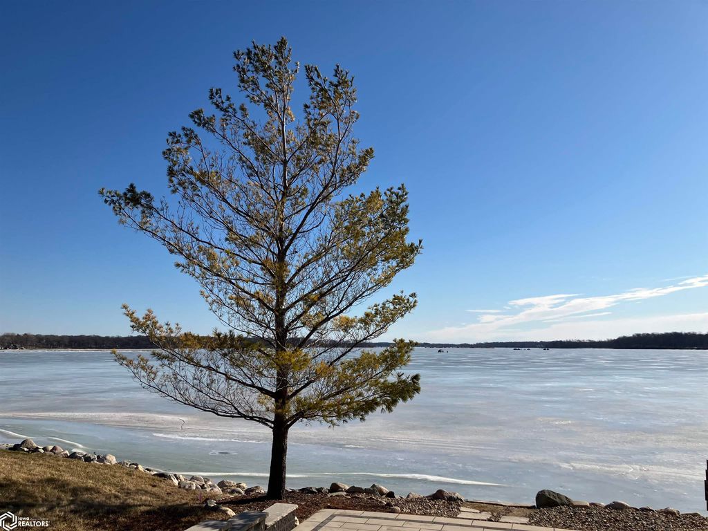 Photo of 401 S Main Street, Ventura, IA 50428 (MLS # 6335582)