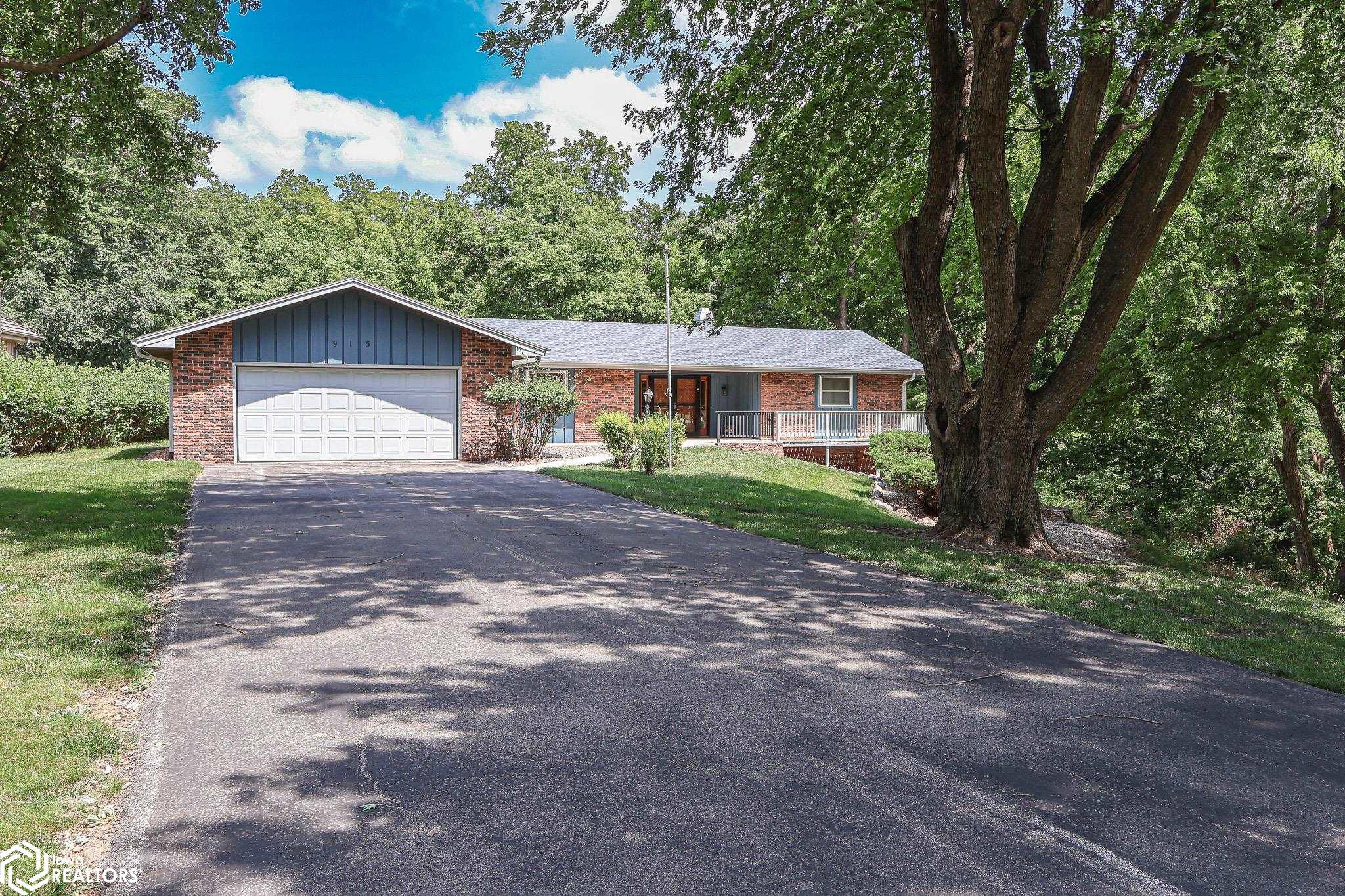 Photo 1 of 54 — 915 11th St. SW, Humboldt, IA 50548