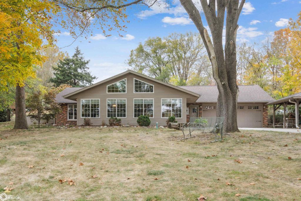 Photo of 1563 Oakland Mills Rd. Rd, Mount Pleasant, IA 52641 (MLS # 6333262)