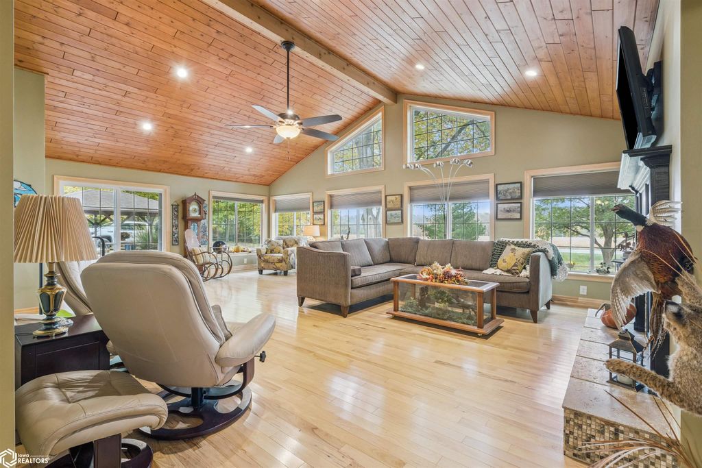 Photo of 1563 Oakland Mills Rd. Rd, Mount Pleasant, IA 52641 (MLS # 6333262)