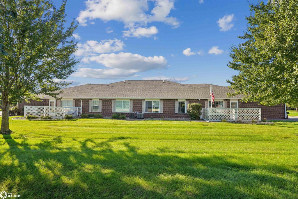 Photo of 1803 E Maple Grove Ln. LN, Mount Pleasant, IA 52641 (MLS # 6343227)
