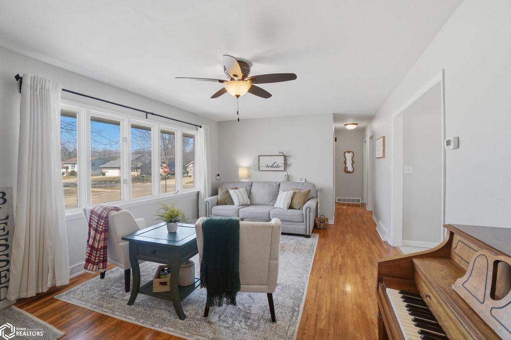 Photo of 401 E Becky Lane, Mount Pleasant, IA 52641 (MLS # 6336220)