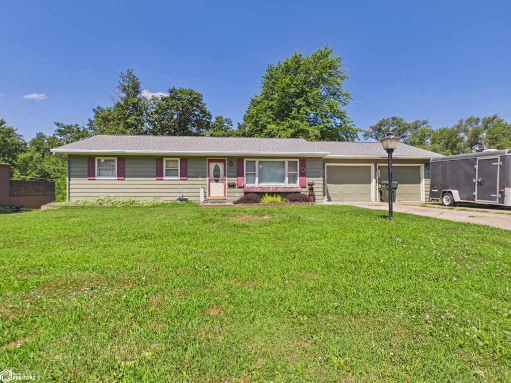Photo of 2446 Jackson Avenue, Keokuk, IA 52632 (MLS # 6340419)