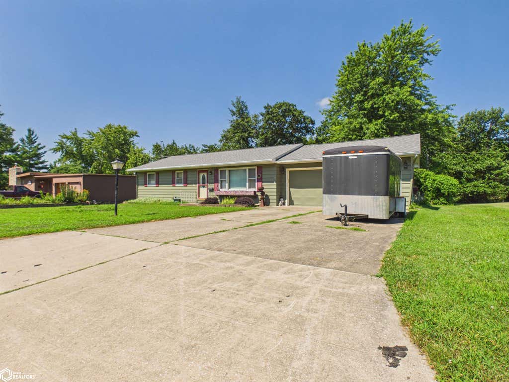 Photo of 2446 Jackson Avenue, Keokuk, IA 52632 (MLS # 6340419)