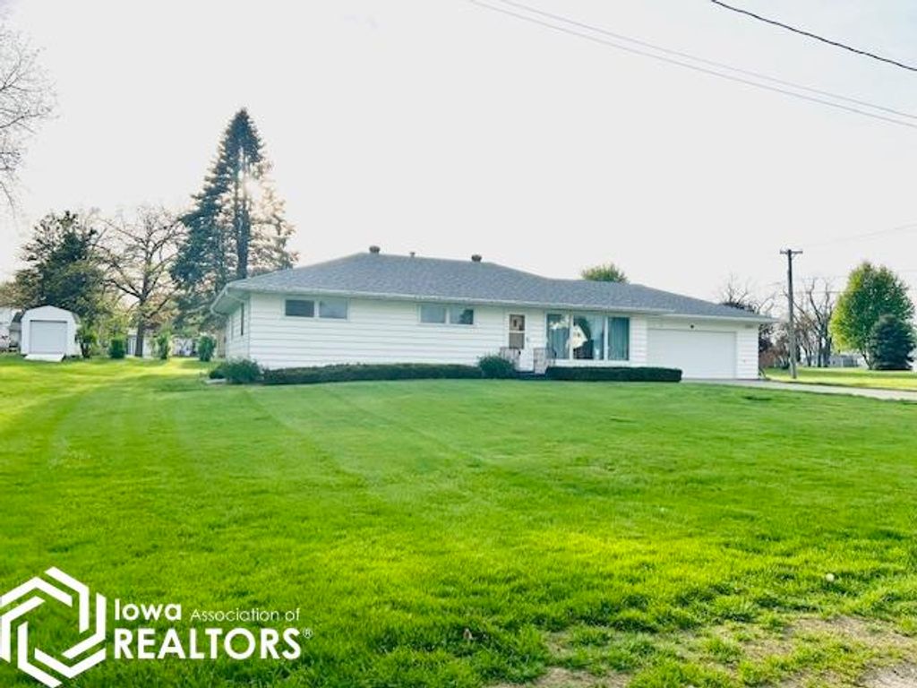 Photo of 106 N Grove Street, Montezuma, IA 50171 (MLS # 6337646)