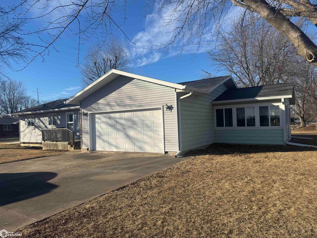 Photo of 107 Orchard Street, Donnellson, IA 52625 (MLS # 6335571)