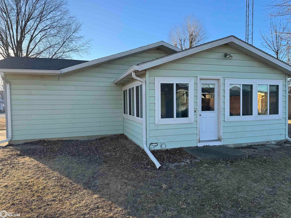 Photo of 107 Orchard Street, Donnellson, IA 52625 (MLS # 6335571)