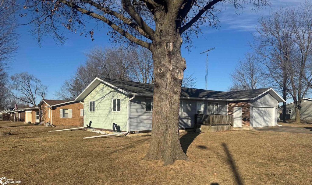 Photo of 107 Orchard Street, Donnellson, IA 52625 (MLS # 6335571)