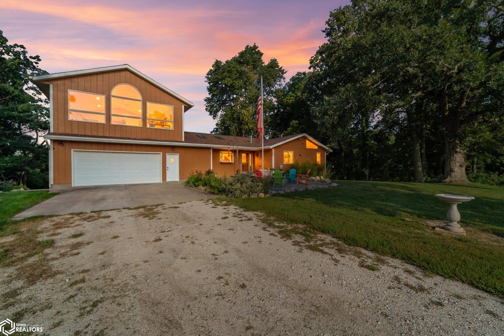 Photo of 24079 670th Avenue, Nevada, IA 50201 (MLS # 6342348)