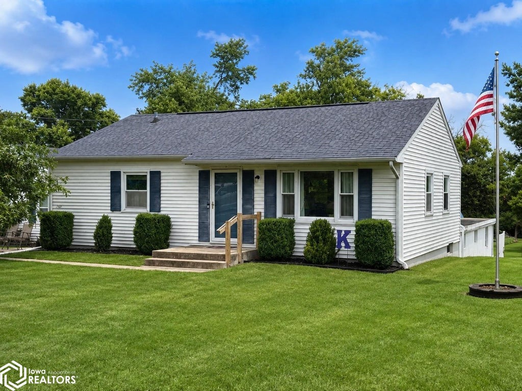 Photo of 2895 &amp; 2897 Plank Road, Keokuk, IA 52632 (MLS # 6341559)