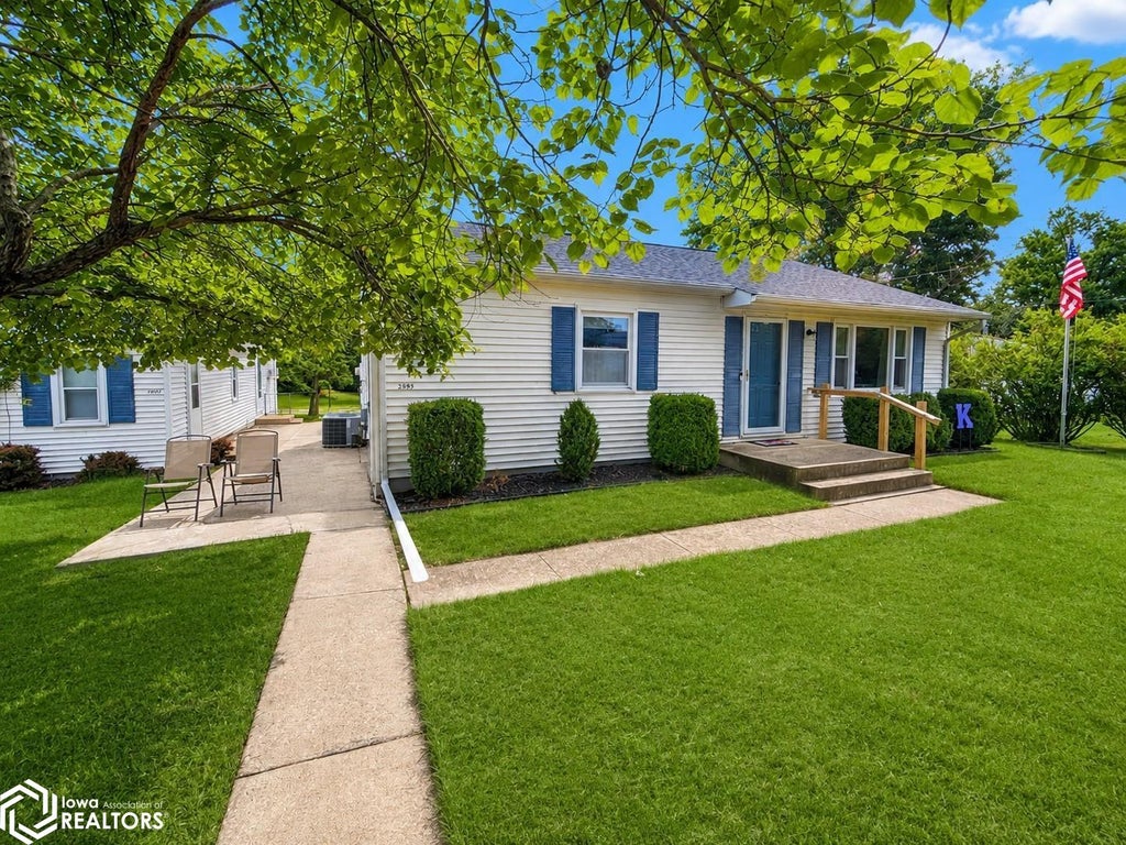 Photo of 2895 &amp; 2897 Plank Road, Keokuk, IA 52632 (MLS # 6341559)