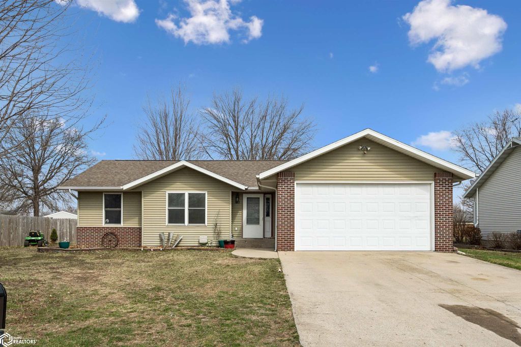 Photo of 407 E Mill Street, Mount Pleasant, IA 52641 (MLS # 6336699)