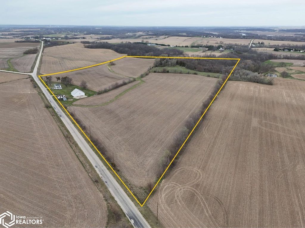 Photo of 2037 Ivanhoe Road, Ely, IA 52227 (MLS # 6337516)