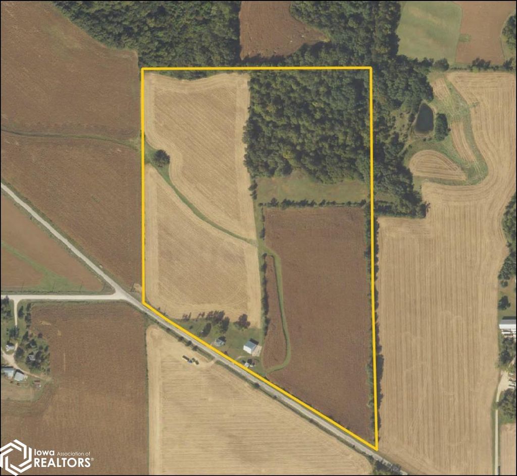 Photo of 2037 Ivanhoe Road, Ely, IA 52227 (MLS # 6337516)