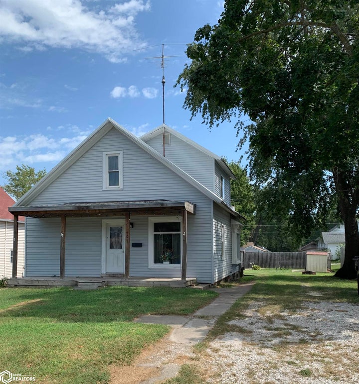 Photo 1 of 38 — 609 N Maple Street, Creston, IA 50801