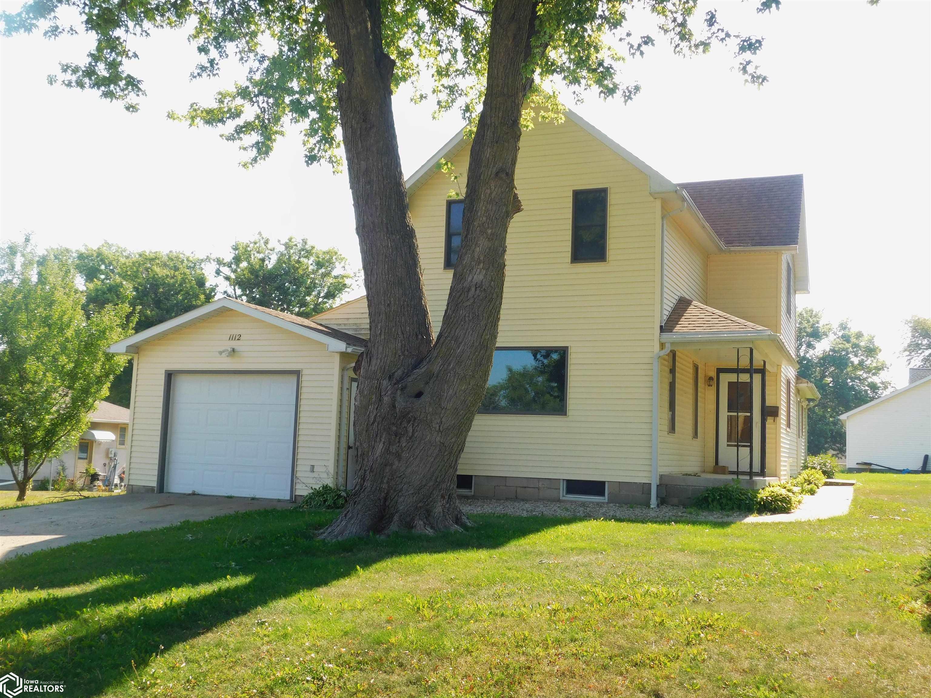 Photo 1 of 30 — 1112 Elm Street, Manning, IA 51455