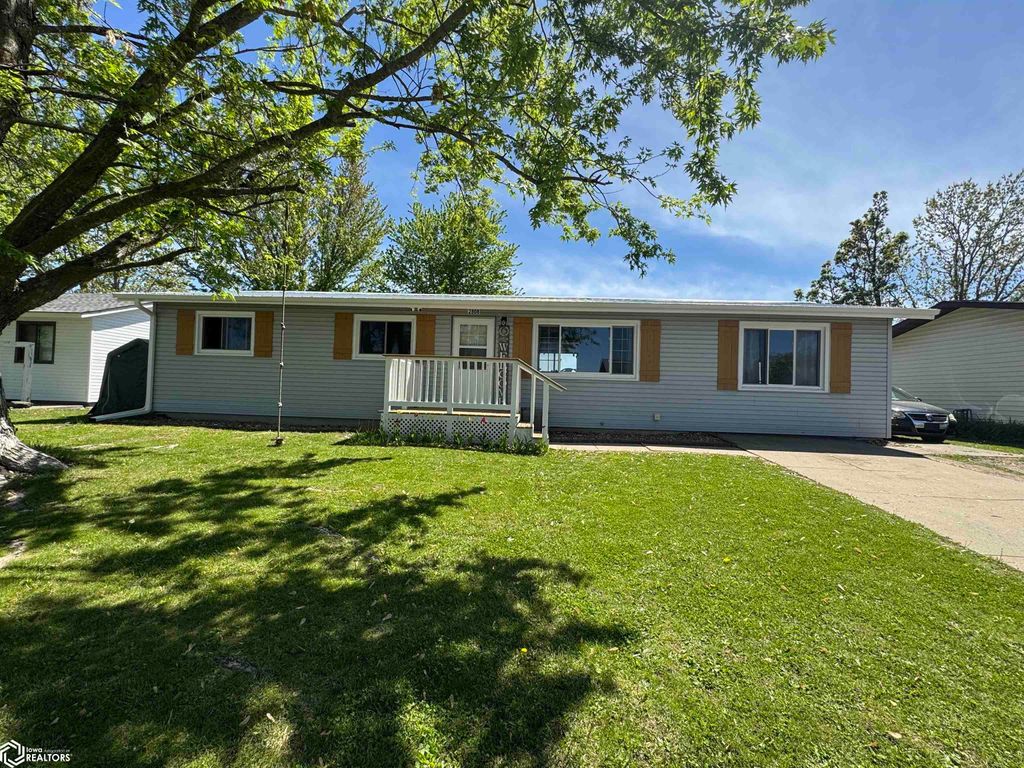 Photo of 2808 Eastridge Drive, Centerville, IA 52544 (MLS # 6336256)