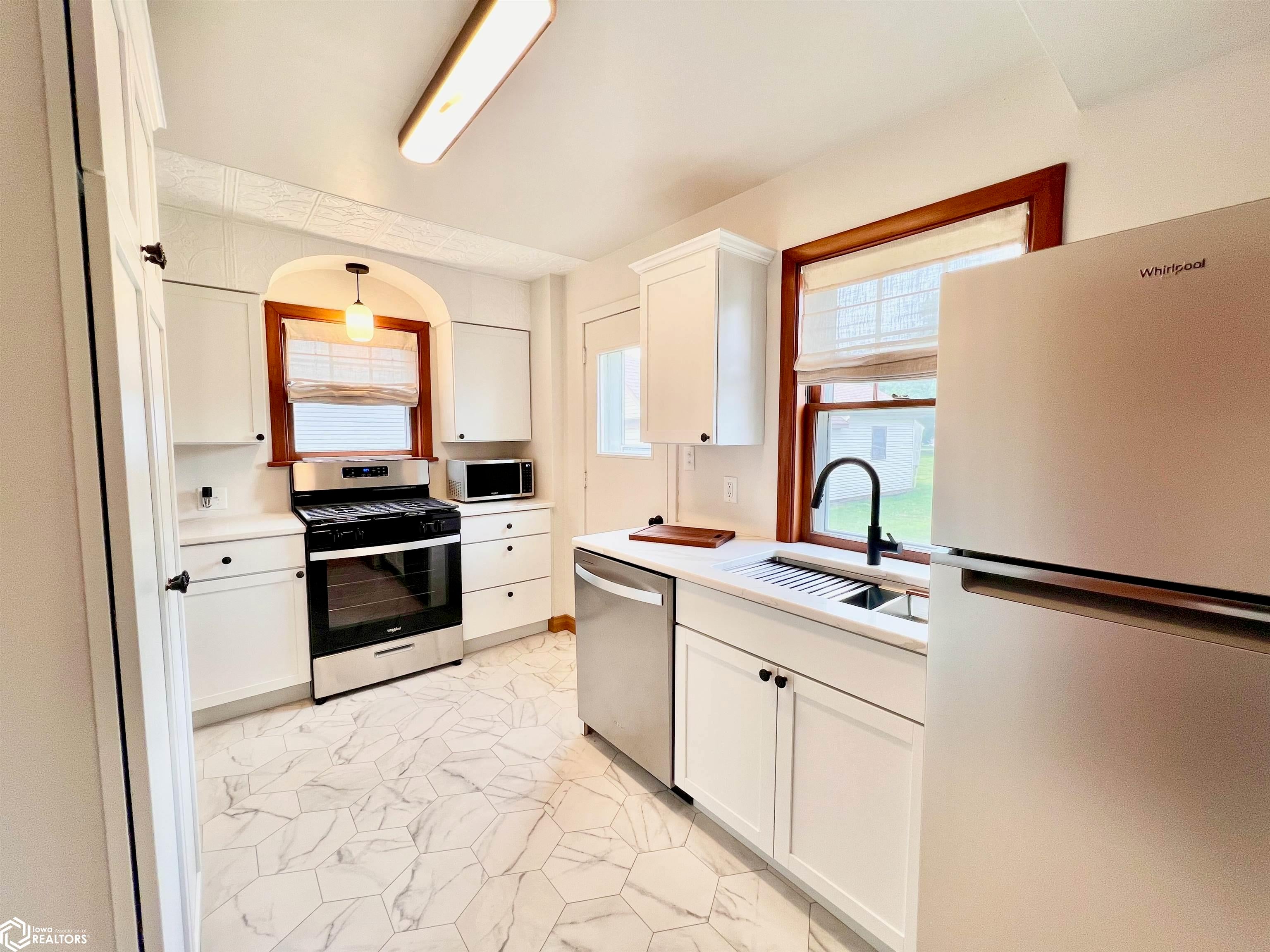 1415 E State Street - Photo 4