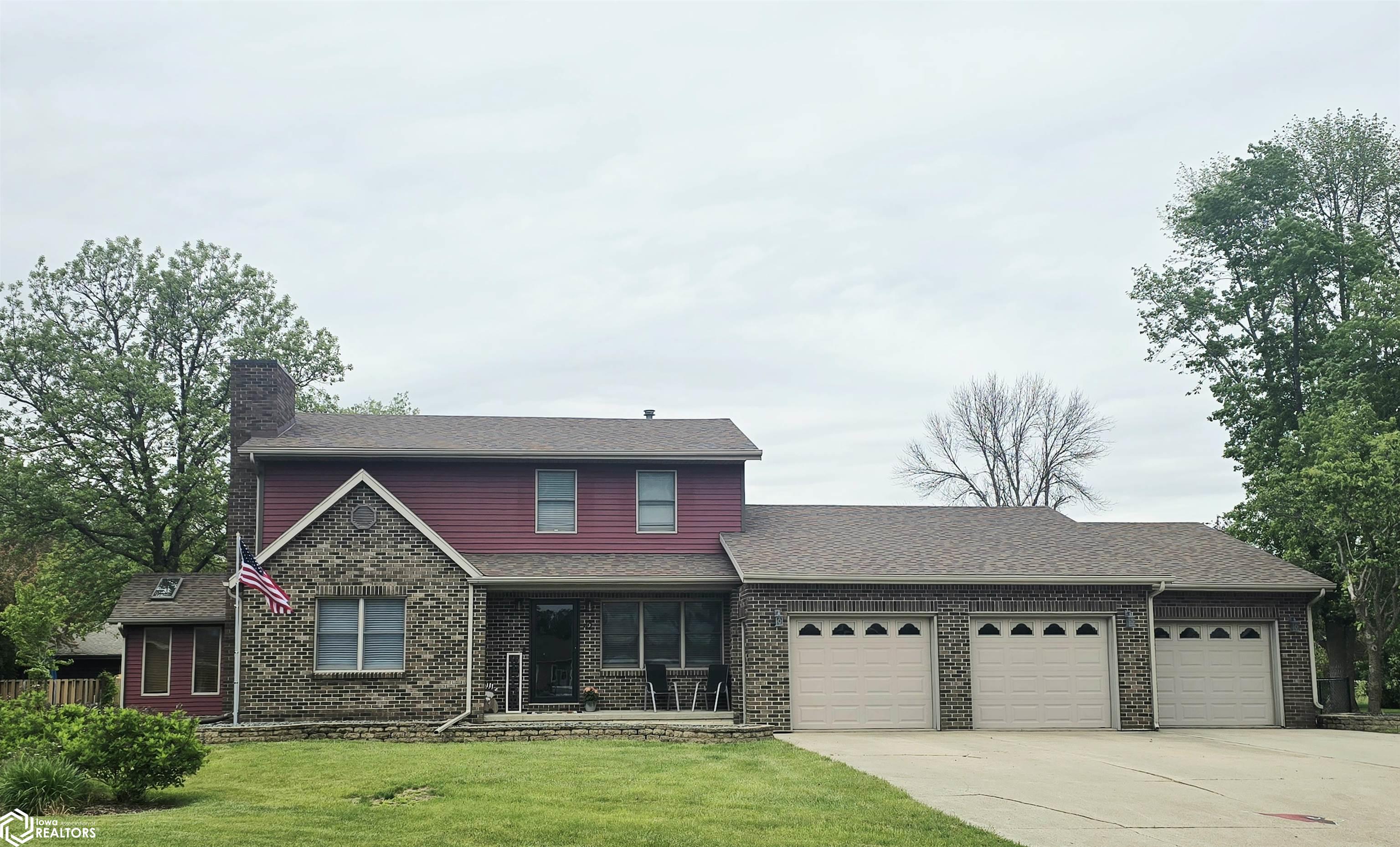 Photo 1 of 99 — 42 Golf View Court, Garner, IA 50438