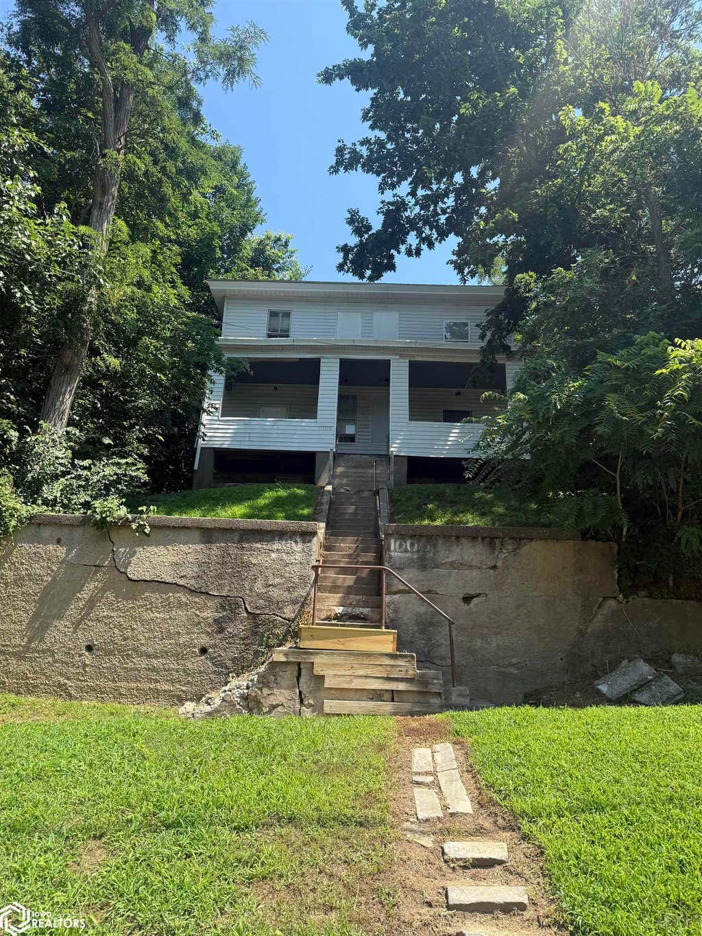 Photo of 1006 -1008 Court Street, Burlington, IA 52601 (MLS # 6340386)
