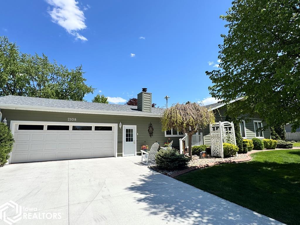 Photo 1 of 27 — 2108 Rodlyn Road, Webster City, IA 50595