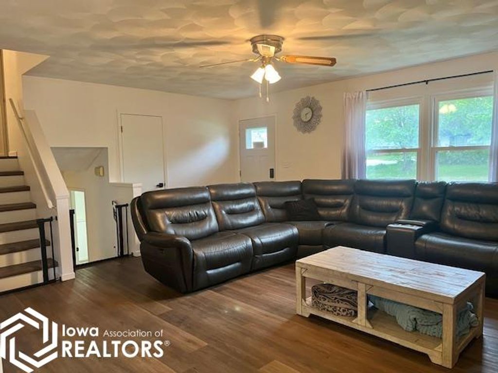 Photo of 801 S Adams Street, Mount Pleasant, IA 52641 (MLS # 6338062)