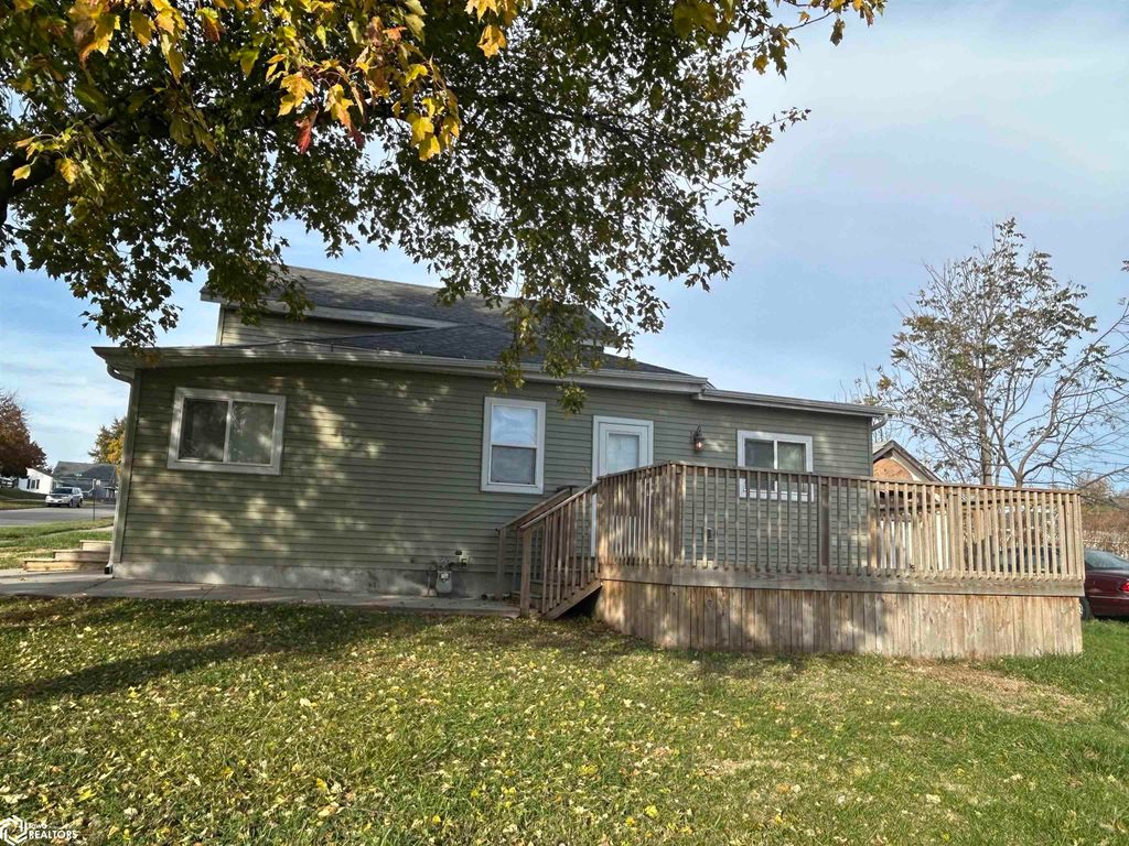 Photo of 612 E Linn Street, Marshalltown, IA 50158 (MLS # 6333473)