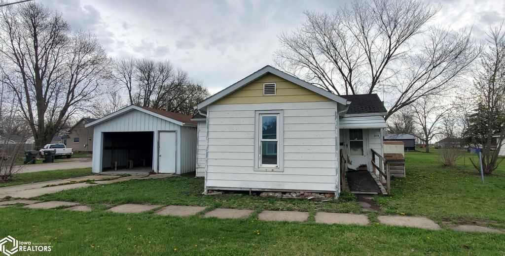 Photo of 315 N Butler Street, Corydon, IA 50060 (MLS # 6337212)