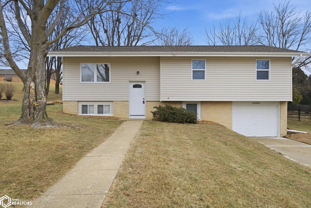 Photo of 2008 18th Street, Harlan, IA 51537 (MLS # 6335026)