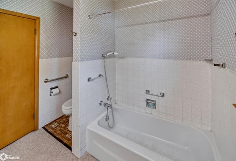 Tiny photo for 717 5Th Avenue, Ackley, IA 50601 (MLS # 6341918)