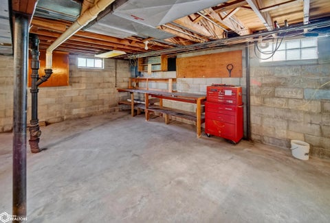 Tiny photo for 717 5Th Avenue, Ackley, IA 50601 (MLS # 6341918)