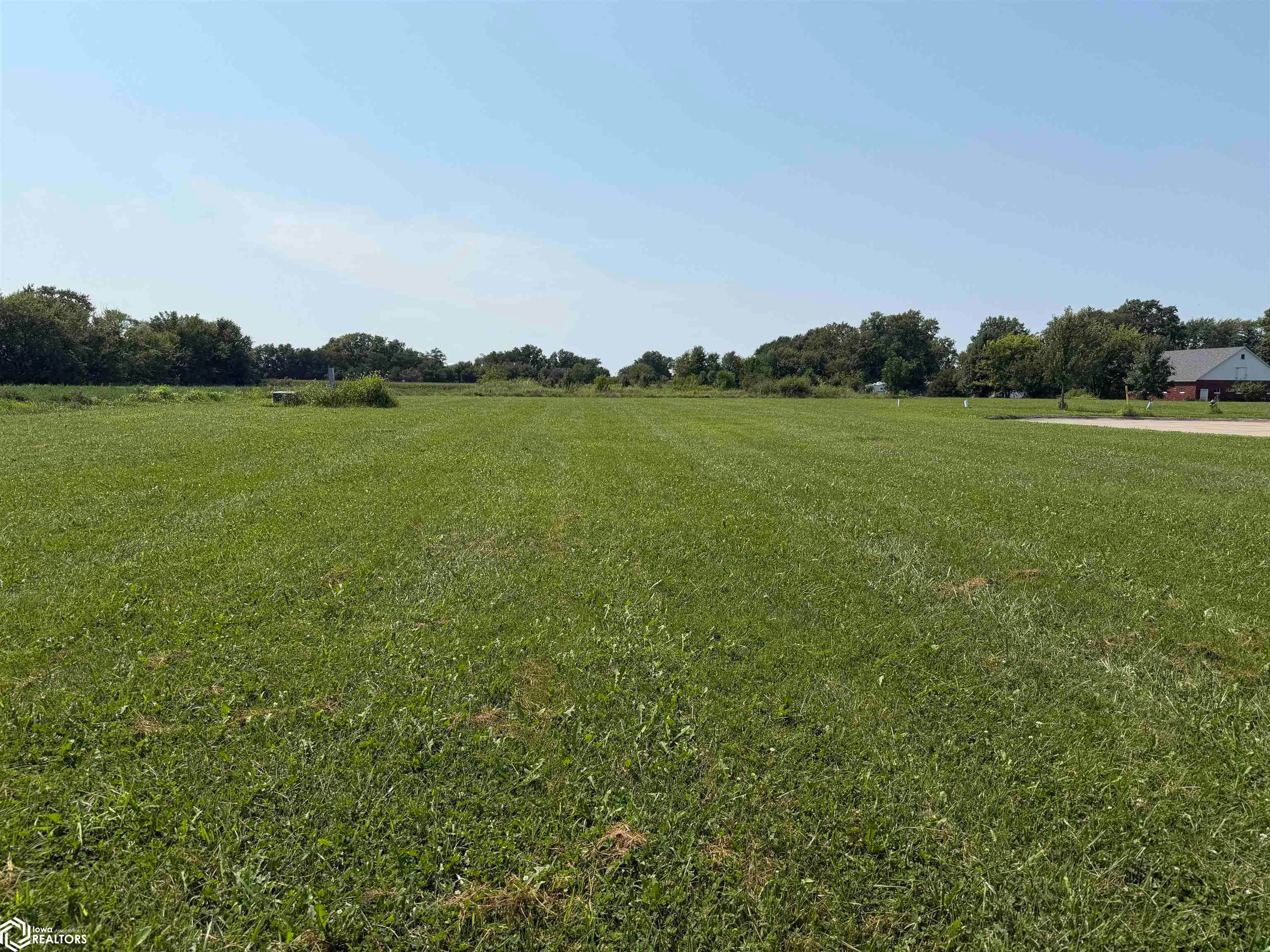 Lot 17 Benton Avenue E