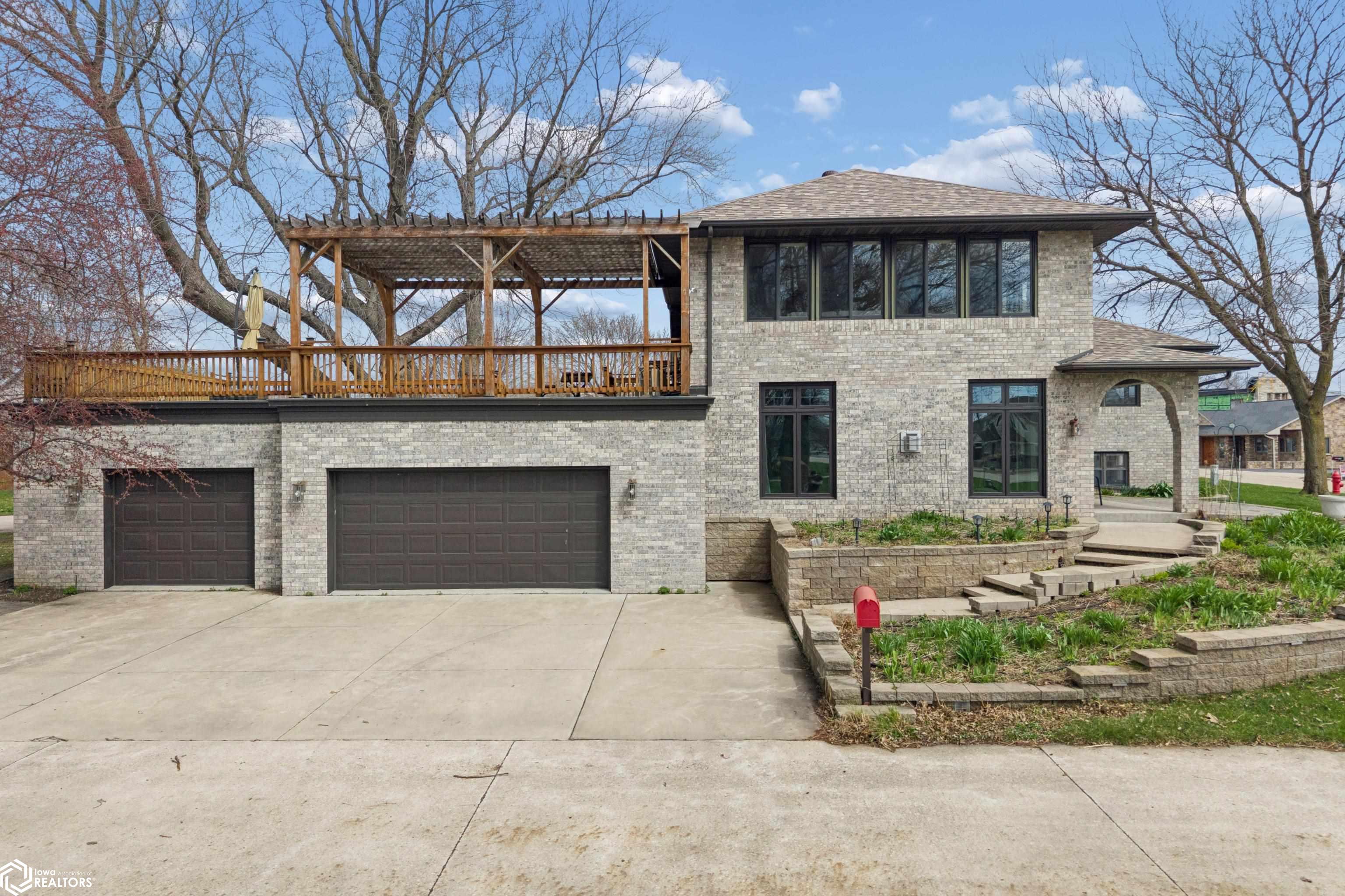 3514 N Shore Dr