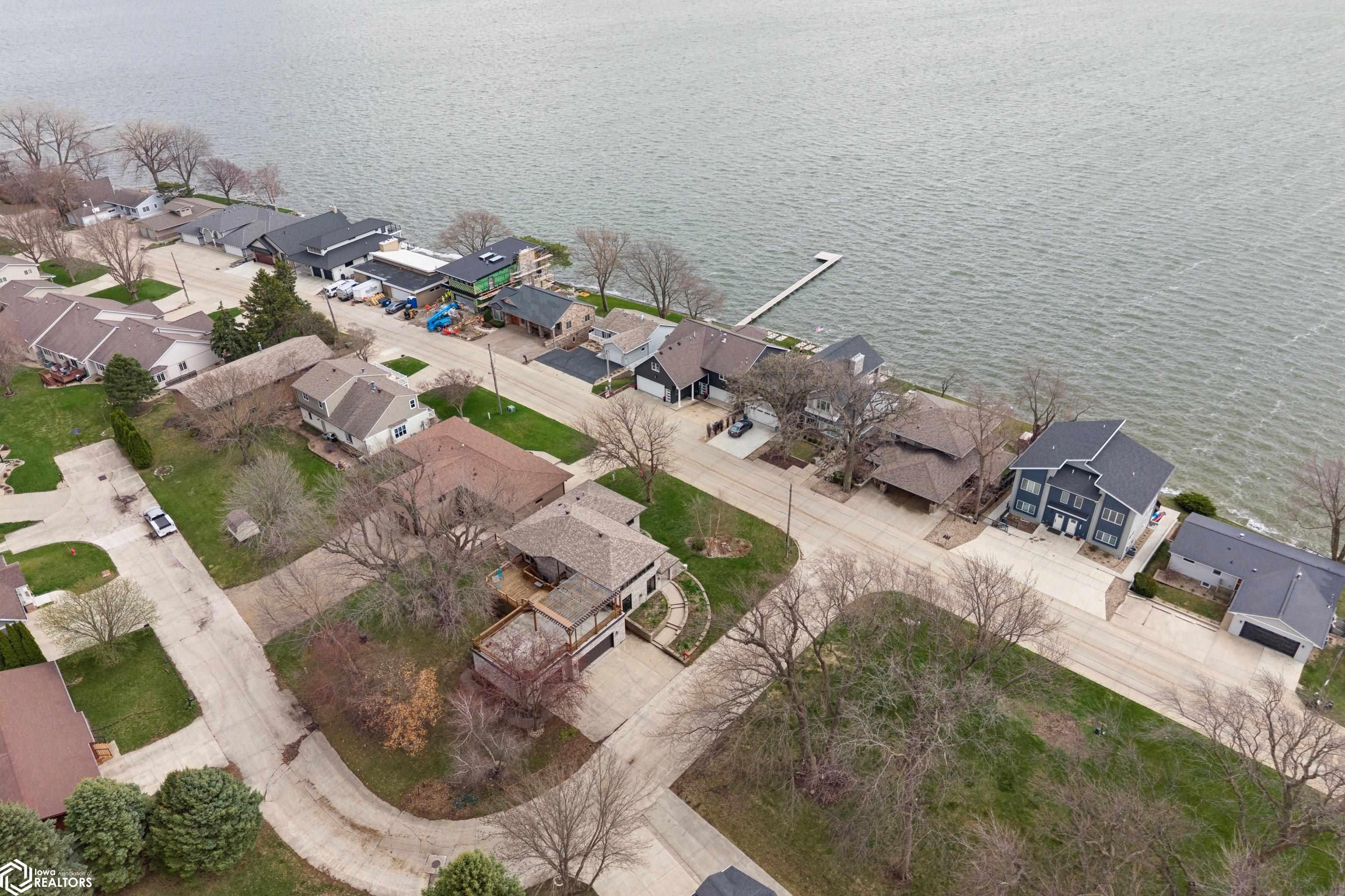 3514 N Shore Dr