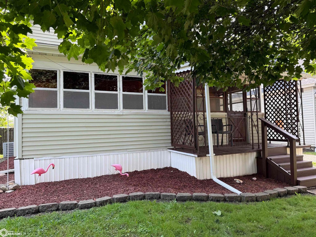 Photo of 326 N Weller Street, Ottumwa, IA 52501 (MLS # 6343549)